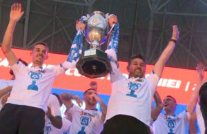 Momente superbe pe ”Ion Oblemenco”! Elevii lui Ouzounidis au sărbătorit alături de suporteri câștigarea Cupei României
