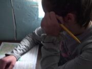 Drama lui Nicuşor, un copil de 14 ani bătut şi pus la munci grele zilnic de părinți. “Doar câinele mă iubeşte”