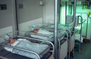 O femeie de 25 de ani a născut 9 copii