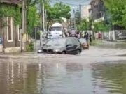 Ploaia a creat noi probleme în Craiova. Străzi inundate și copaci doborâți de vânt