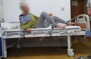 Camera ascunsă: Bătrâni legați de pat, toalete murdare și mâncare mucegăită la un azil privat din București. Infirmieră: „Sunt înjurați, sunt bruscați”