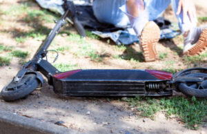 Adolescentă, rănită grav după ce a fost izbită de o trotinetă electrică!