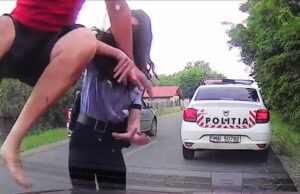 Indivizii care au agresat un buzoian, în trafic, au fost reținuți. Șoferul a fost bătut chiar sub ochii oamenilor legii