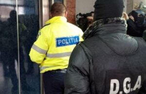 Zece poliţişti din Timiş, reţinuţi pentru şpagă. Ar fi cerut şi primit mită de 384 de ori în ultimele 4 luni