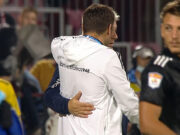 Ce au discutat Mutu şi Şumudică pe teren, imediat după CFR-U Craiova. „Puteau să scape imediat de ‘varză'”