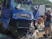 Accident rutier grav pe DN6, în Mehedinți, cu trei autovehicule implicate. Un tânăr de 25 de ani a murit