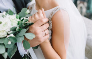 Un mire a murit sub ochii partenerei sale, cu puțin timp înainte de a-și uni destinele. Bărbatul fusese diagnosticat cu cancer