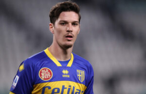 25 de milioane € cere Parma pentru Dennis Man! Ce lovitură: jucătorul român, față în față cu transferul carierei