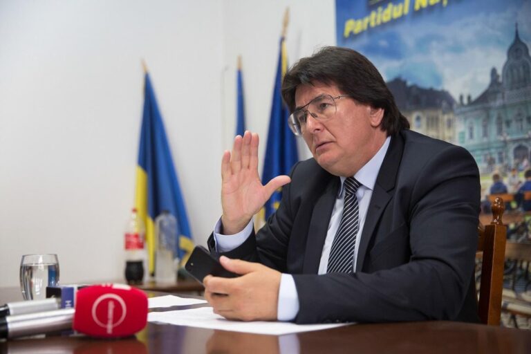 Nicolae Robu îşi anunţă candidatura pentru un nou mandat de primar al Timişoarei: „Mă doare sufletul de ce i se întâmplă oraşului”