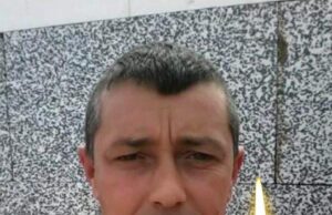 Sâmbătă Seara A Fost La Un Grătar Împreună Cu Familia. Din Senin L-Au Luat Durerile De Spate.