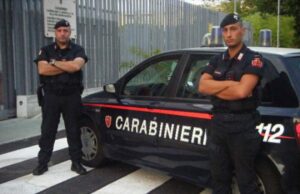 O româncă a fost arestată în Italia, după ce și-a lăsat fiul să moară, în soare. Copilul de 14 ani era paralizat