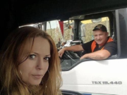 E cea mai tare din parcare! Elena conduce un TIR de 40 de tone încărcat cu substanțe periculoase.