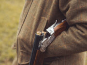 Decizia a fost luată în urma atacului armat din Plymouth, unde un bărbat a ucis cinci oameni. Autorul ataculio dădea semne pe conturile de pe rețelele sociale de tendinţe depresive, spun polițiștii