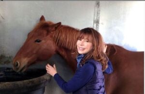 O recunoști? Iată cum a ajuns să arate una dintre cele iubite actrițe ale anilor ’80