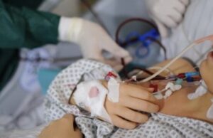 Un prezentator de radio și TV, anti vaccinist și fan Trump, a murit după ce a luat Covid