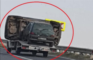 Șofer din Constanța, surprins în trafic cu două mașini pe o platformă. ”Așa șmecherie…”