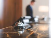 O femeie a murit la recepția unei pensiuni din Sinaia, după ce a fost lovită de partenerul său