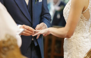 Comuna în care nimeni nu mai are voie să facă nunți și botezuri. Îmbolnăvirile au crescut dramatic