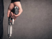 Masca de protecție – motiv de crimă. Modul brutal în care a fost ucis un student de un bărbat care nu respecta regulile sanitare