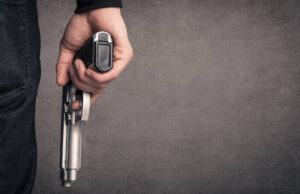 Masca de protecție – motiv de crimă. Modul brutal în care a fost ucis un student de un bărbat care nu respecta regulile sanitare