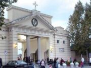 O mamă și-a pus capăt zilelor lângă cimitirul unde era îngropat fiul ei. Femeia s-a aruncat în gol, de pe un pod