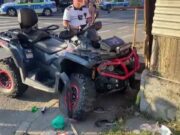 O femeie si un copil au fost loviți de un ATV pe trotuar, în Arad. Conducătorul a fugit