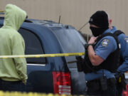 Un mort și cel puțin 12 răniți într-un atac armat petrecut într-un supermarket