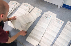 Alegeri în Germania. Social-democraţii au învins la limită coaliţia lui Merkel