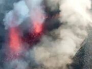 Un nor de cenușă și gaze toxice traversează România, după erupția vulcanului Cumbre Vieja