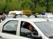 Un ieșean l-a luat la bătaie pe polițistul care tocmai l-a picat la examenul pentru permisul auto