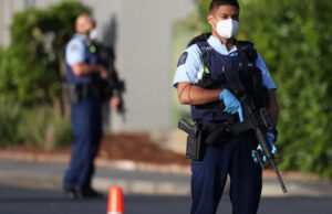 Un extremist inspirat de ISIS a înjunghiat 6 persoane într-un magazin din Noua Zeelandă. Atacatorul a fost ucis de polițiști