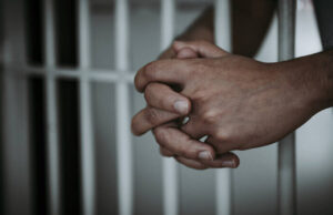 5 ani de închisoare. Atât a primit un bărbat pentru răspândirea Covid-19. Ce a făcut acesta