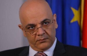 Arafat: Persoanele simptomatice să nu meargă la serviciu, să poarte mască şi să se testeze