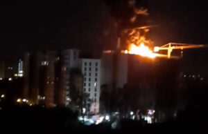 Incendiu puternic pe terasa unui bloc cu 12 etaje aflat în construcție, în nordul Capitalei