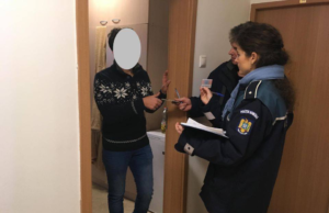 Cei care nu respecta restricțiile impuse de autorități se pot trezi cu Politia la ușă