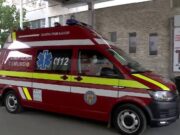 Tânărul din Dolj care a fost înjunghiat de fostul iubit al partenerei sale, operat. Avea o rană în zona pieptului