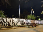 Suporterii Farului, la protest după incendiul în care au murit șapte persoane: „Spitalele ard, România plânge de durere”