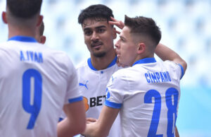 Amenzi pentru jucătorii Universității Craiova din avionul României U21! Reghecampf: „Și ei spun că au fost jigniți”