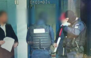 O femeie ar fi fost hărțuită luni întregi de fostul iubit. Motivul pentru care bărbatul a pus detectivi pe urmele ei