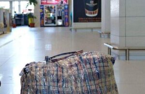 Părinţii l-au sunat şi i-au spus că îi vor trimite un pachet.