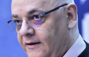 Raed Arafat anunță când va deveni obligatoriu certificatul verde la locul de muncă, pentru angajaţii din sistemul public