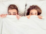 Educativ sau deplasat? Această mamă le spune copiilor când face sex cu soțul ei