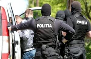 Cinci tineri au fost arestaţi pentru trafic de droguri, la Constanța. Băieții, prinși în fapt la o gală de kickboxing