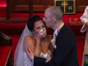 Erau în biserică, se căsătoreau, când mirele a întrerupt totul și i-a spus preotului să se oprească.