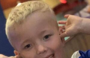 Un băiețel de șase ani a murit, după ce a fost torturat fără milă chiar de părinţii lui: ”Nu primea nici măcar apă”