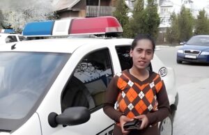 O tânără din Iaşi a găsit un portofel cu o sumă uriaşă şi l-a predat Poliţiei. Cu toate că are nevoie mare de bani, femeia a spus „Nu erau banii mei munciți!” Cu ce se ocupă