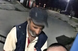 Ce i-a făcut un taximetrsit plin de tatuaje din Brăila bătrânului din imagine: „Nu am stat pe gânduri și…”