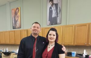 EA este tânăra de 20 de ani care l-a luat de soț pe tatăl ei. Motivul e halucinant