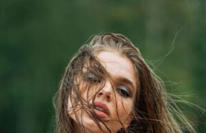 Are doar 18 ani, dar a cucerit titlul de cea mai sexy femeie din Rusia. Imaginile care i-au adus cele mai multe voturi