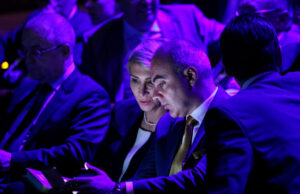 Rareș Bogdan: Raluca Turcan s-a descalificat ca lider al PNL. Voi cere să fie sancționată